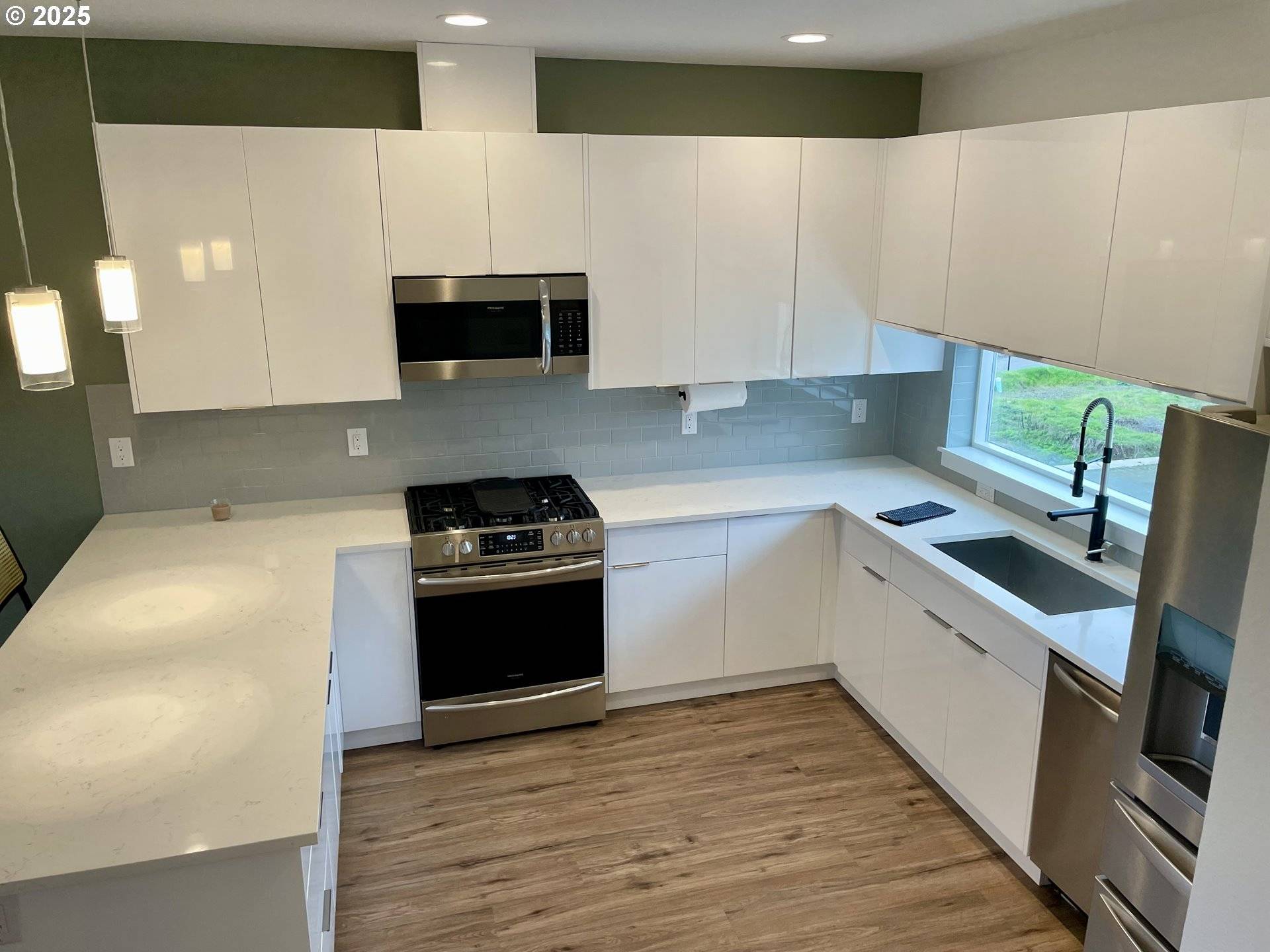 Portland, OR 97220,9023 NE HOYT ST