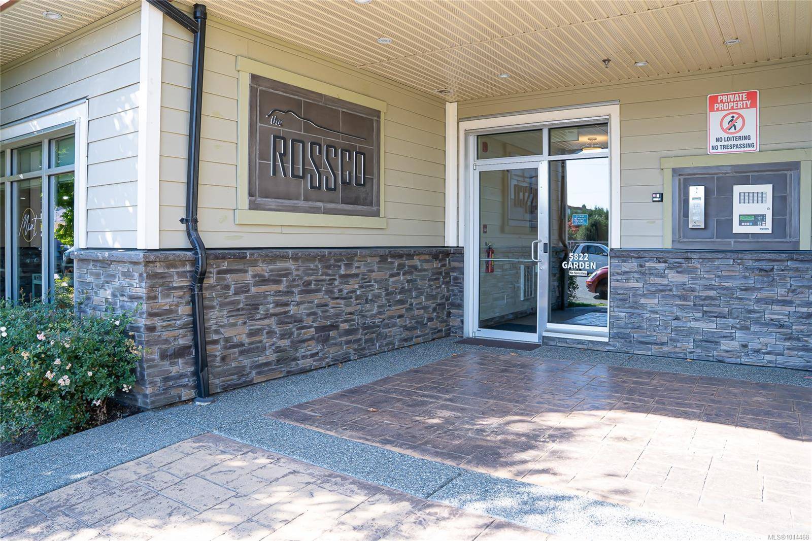 Duncan, BC V0L 3V9,5822 Garden St #206