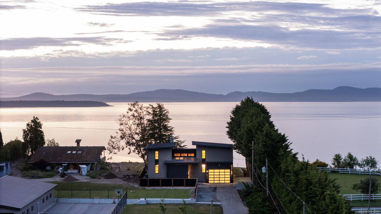 Central Saanich, BC V8M 1W7,3300 Livesay Rd