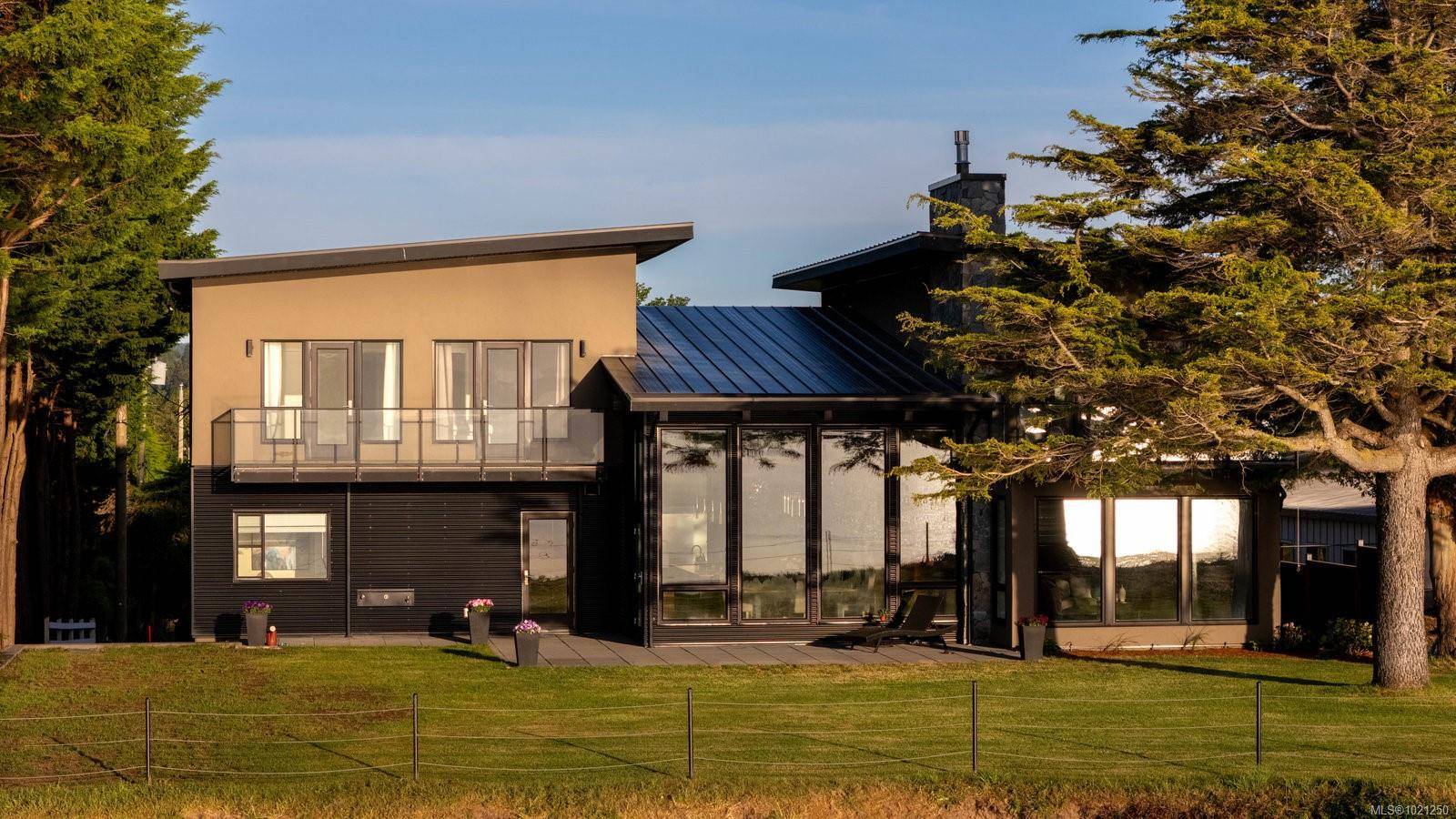 Central Saanich, BC V8M 1W7,3300 Livesay Rd