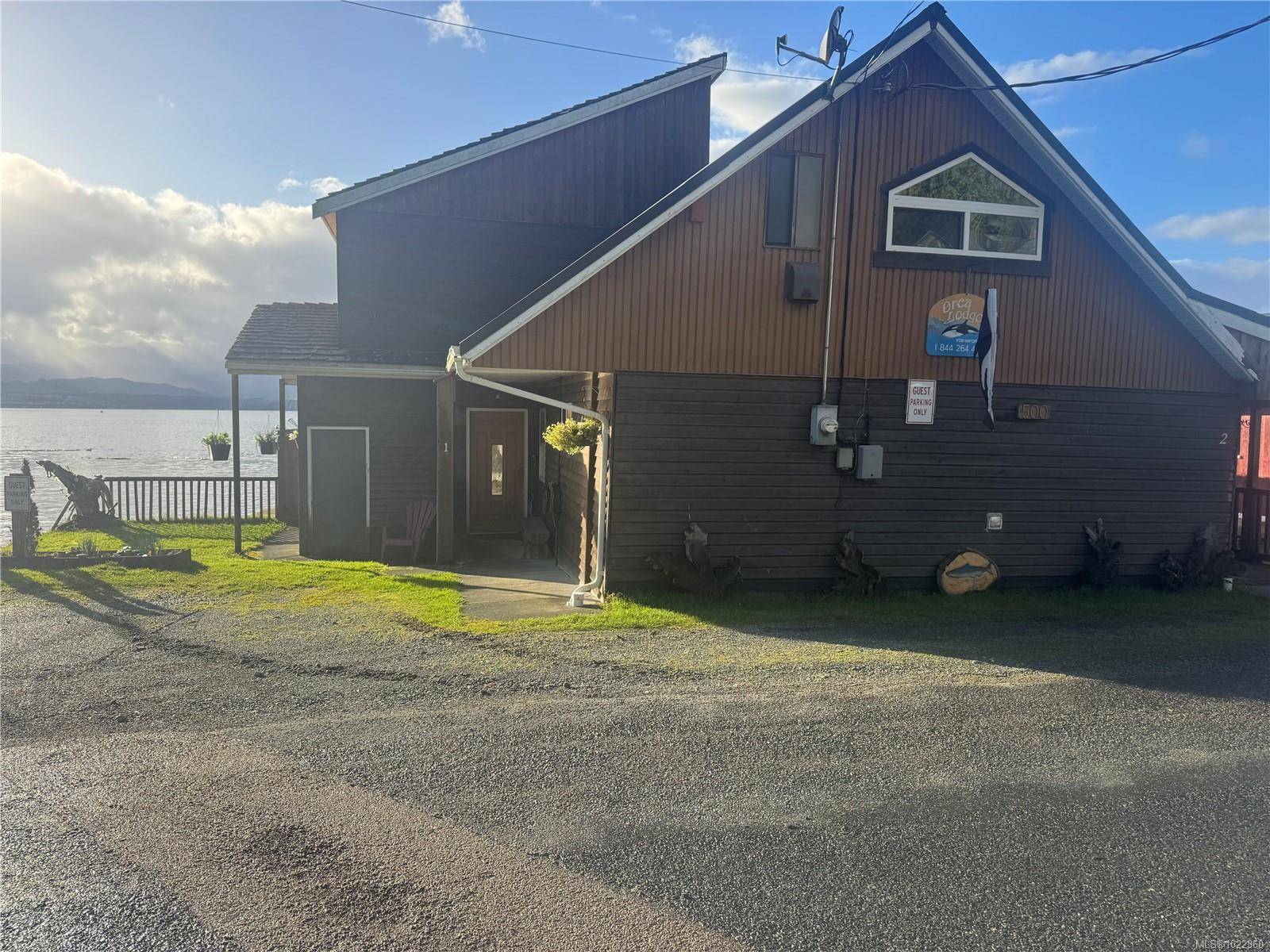 Malcolm Island, BC V0N 3E0,480 & 500 1st St
