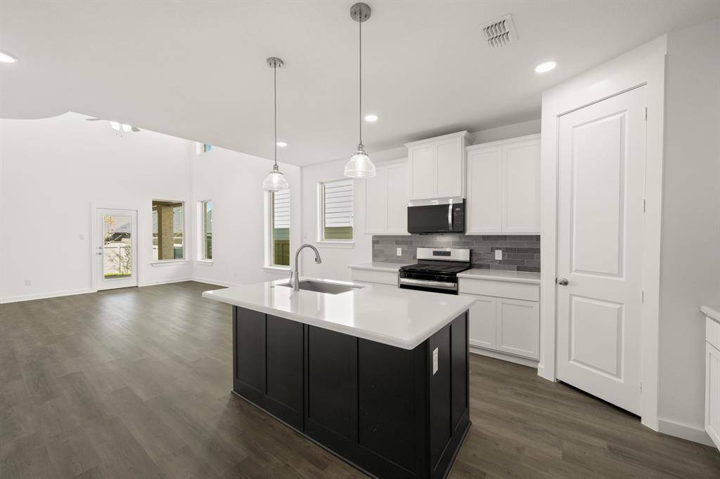 Justin, TX 76247,8825 Acorn Avenue