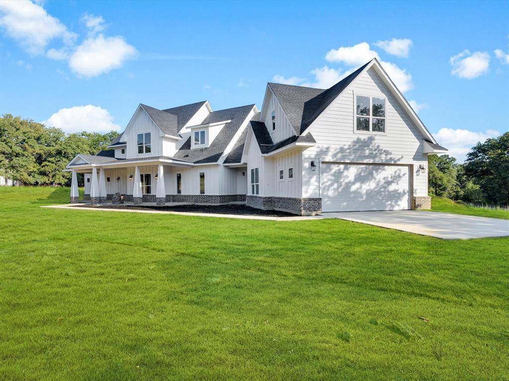 Sunset, TX 76270,247 Silver Lakes Drive