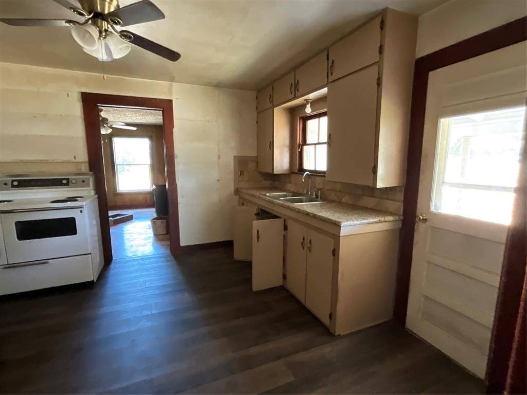 Hico, TX 76457,605 N Kirk Street