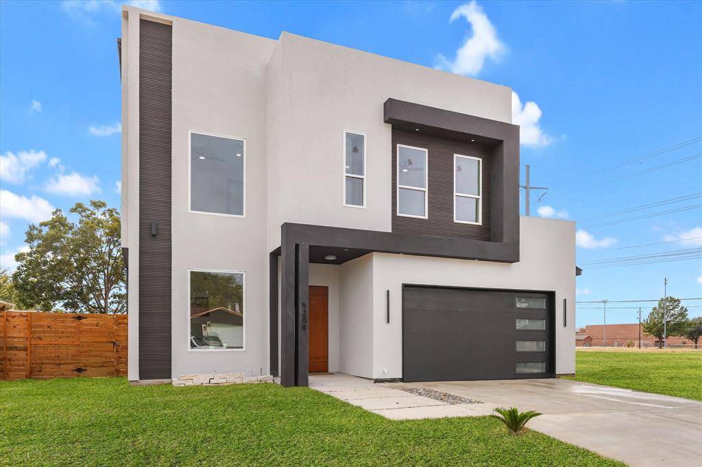 The Colony, TX 75056,5204 Gibson Drive