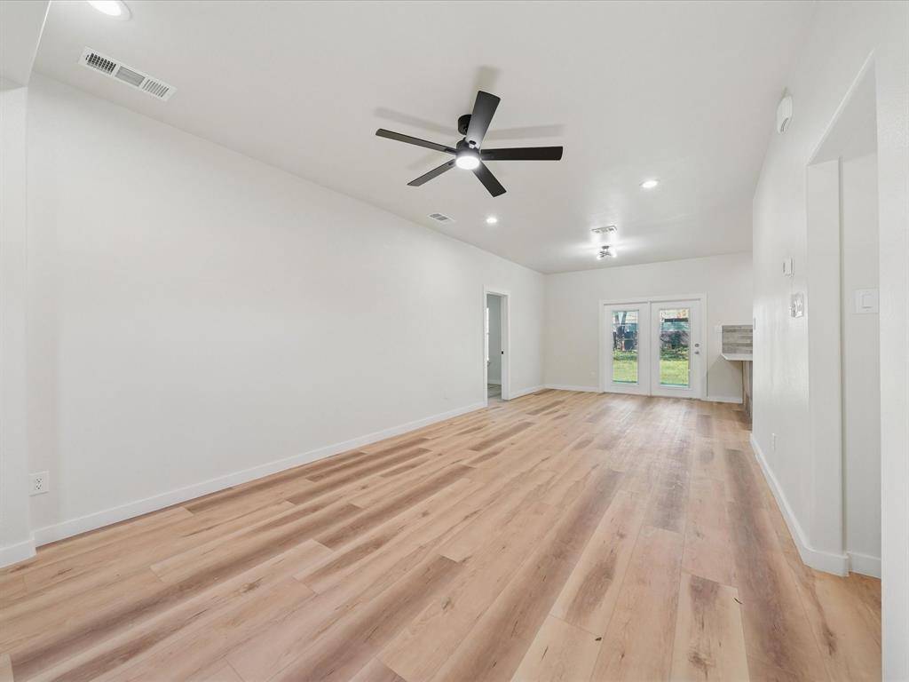 Dallas, TX 75216,3033 Springview Avenue