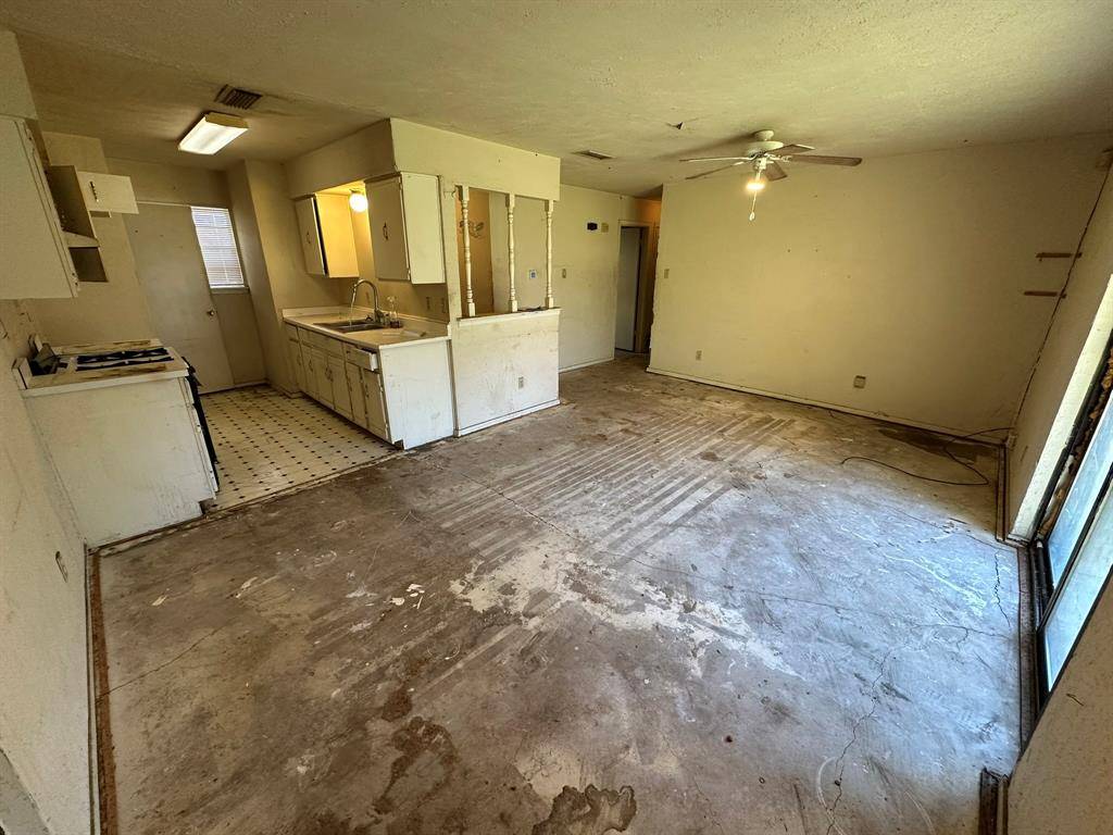 Dallas, TX 75241,6415 Cinnamon Oaks Drive