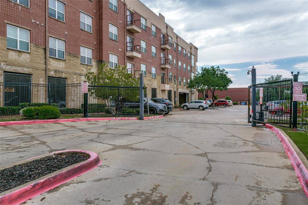 Carrollton, TX 75006,1100 W Trinity Mills Road #3005