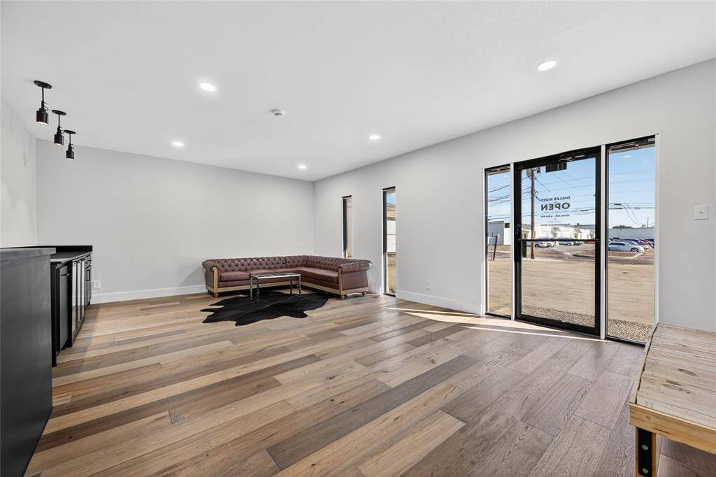 Dallas, TX 75229,10917 Indian Trail