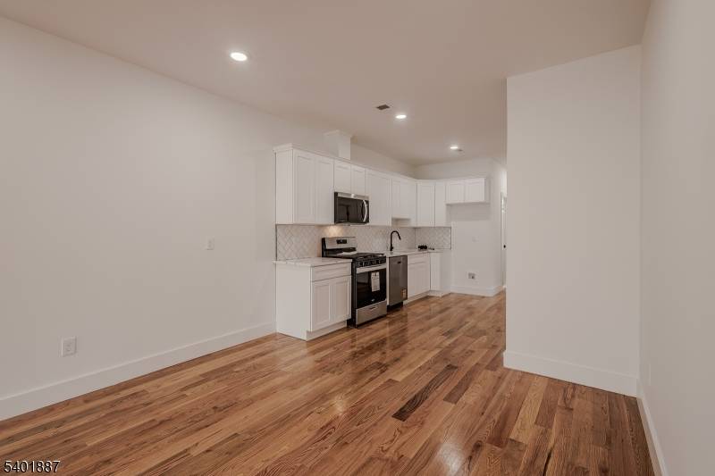 Newark City, NJ 07108,29 Kent St