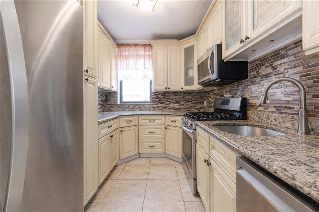 Brooklyn, NY 11209,9424 Fort Hamilton Pkwy