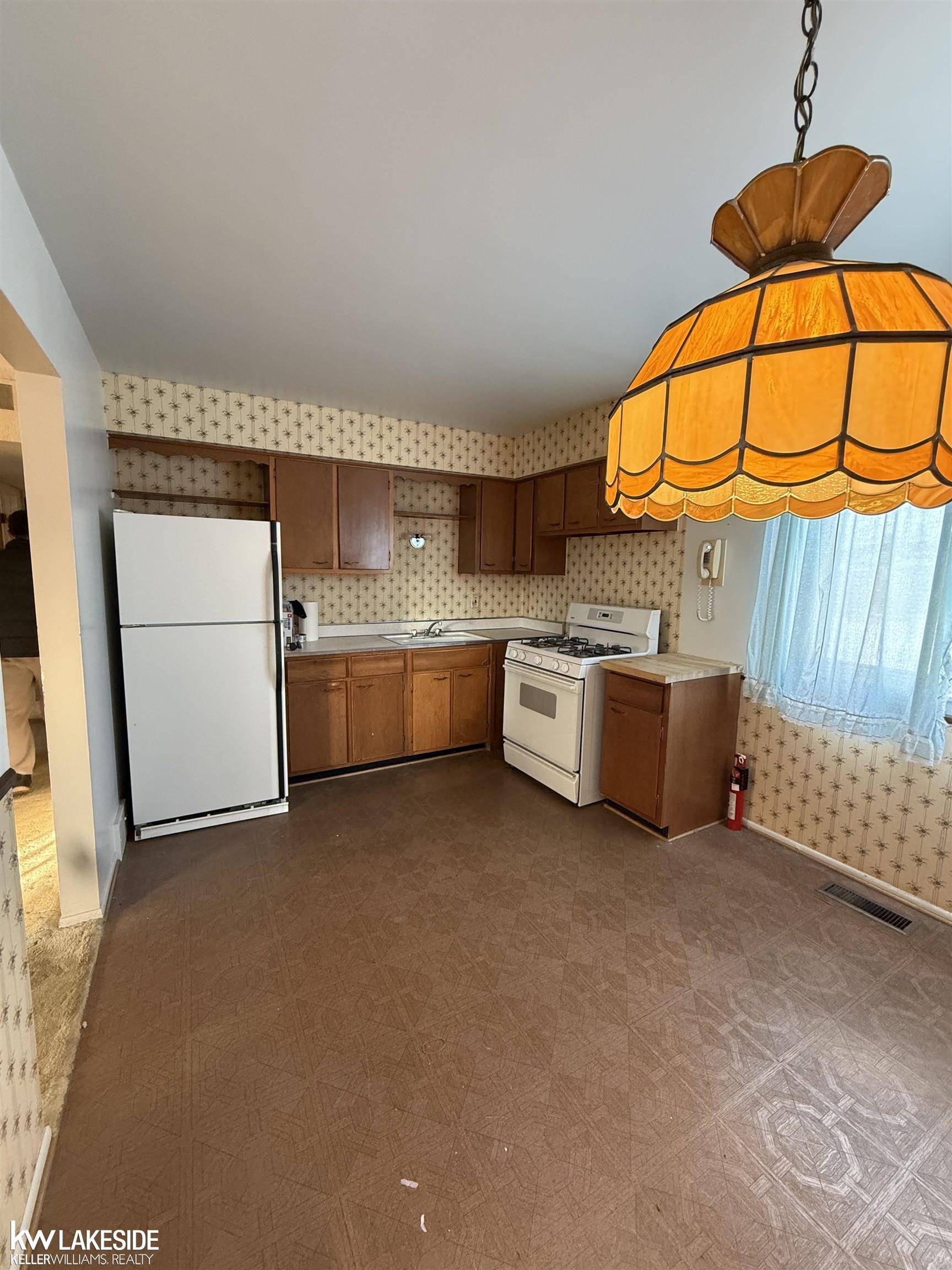 Warren, MI 48088,30428 Iroquois DR