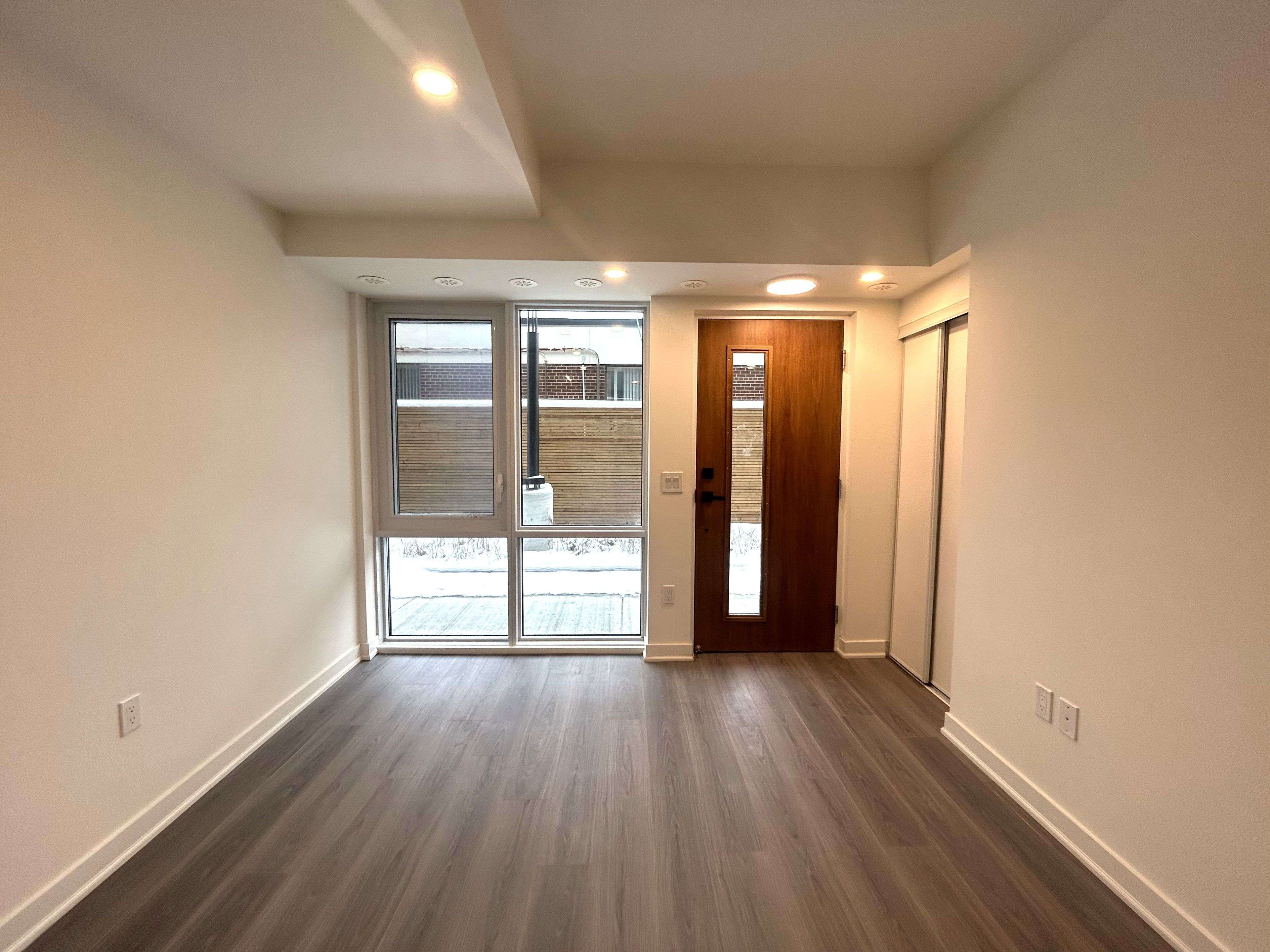 Toronto C13, ON M3A 0B5,65 Curlew DR