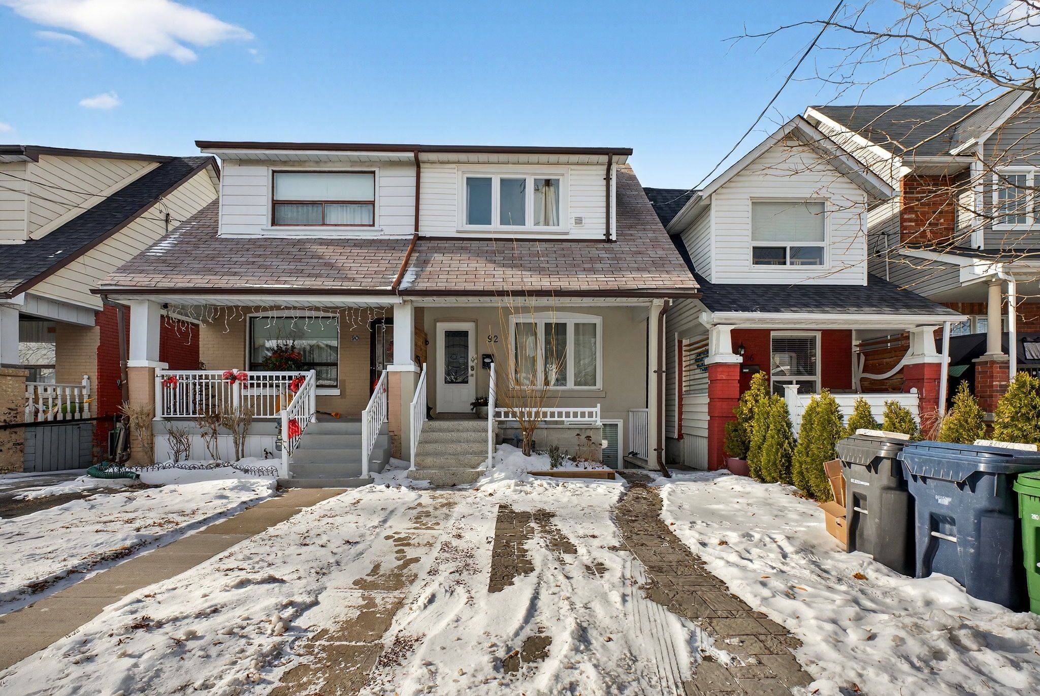 Toronto E03, ON M4J 3P1,92 Donlands AVE