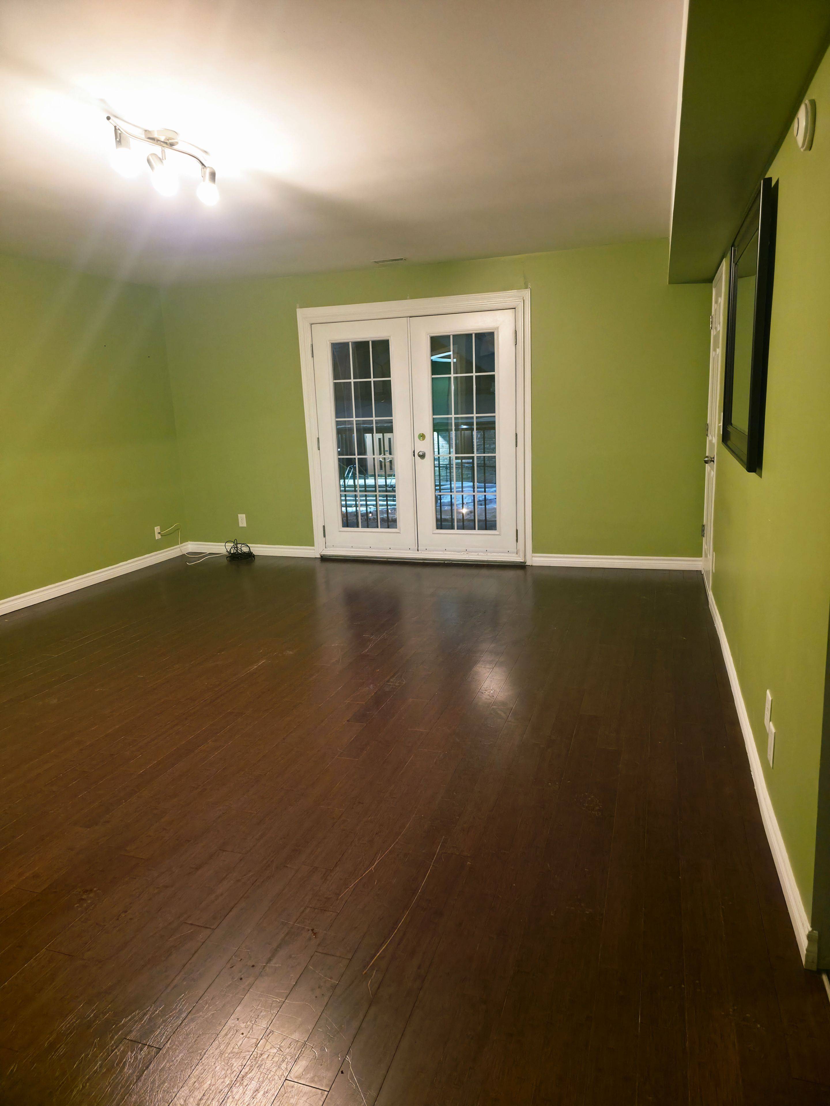 Clarington, ON L1C 2Z2,7 Division ST