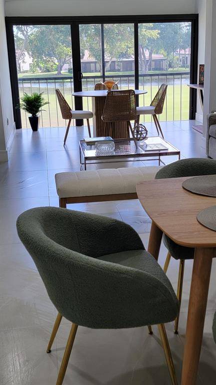 Boca Raton, FL 33428,9319 Pecky Cypress Lane #19d