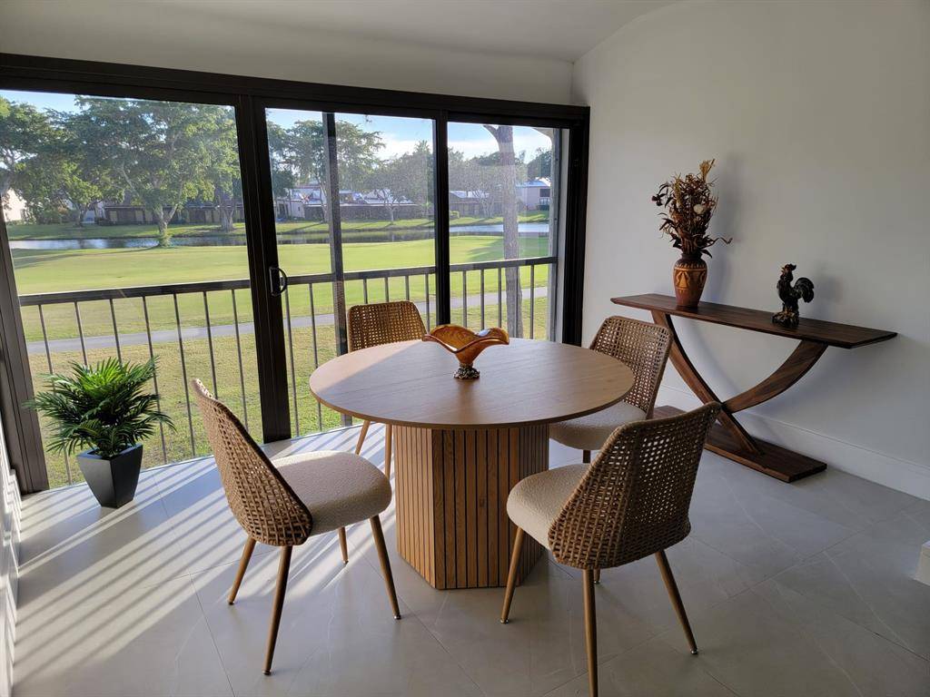 Boca Raton, FL 33428,9319 Pecky Cypress Lane #19d