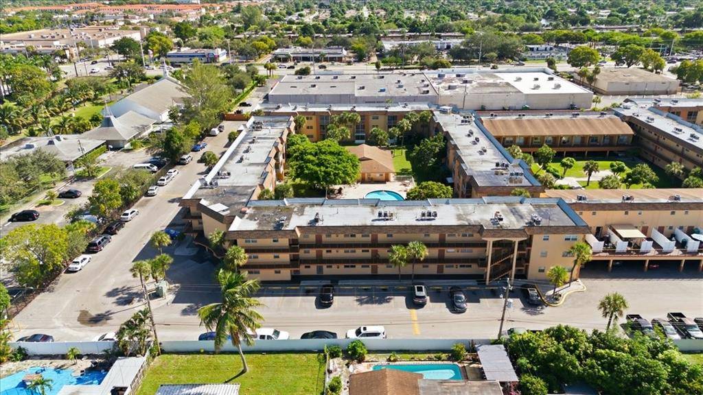 Lauderhill, FL 33313,4161 NW 26th St #105