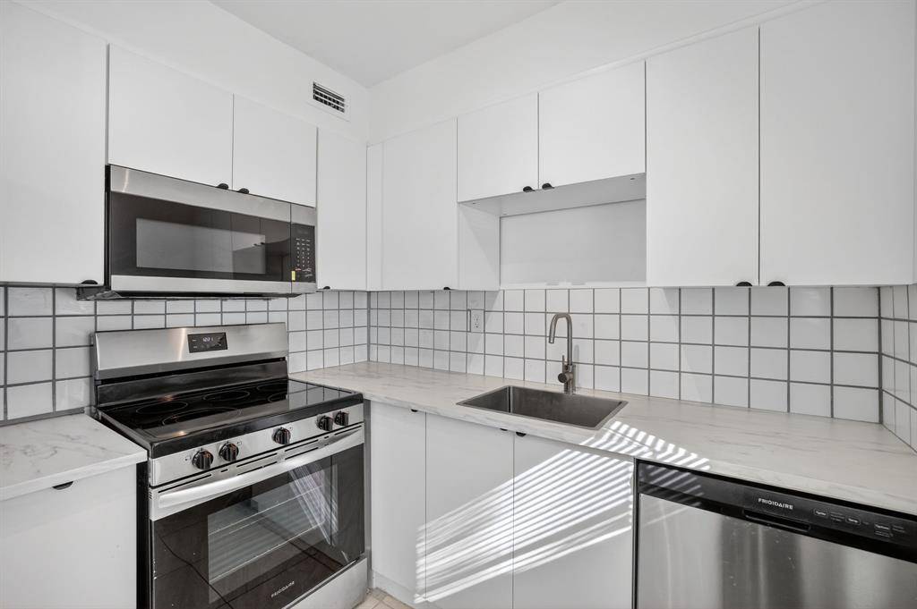 Fort Lauderdale, FL 33305,1821 Middle River Dr #11