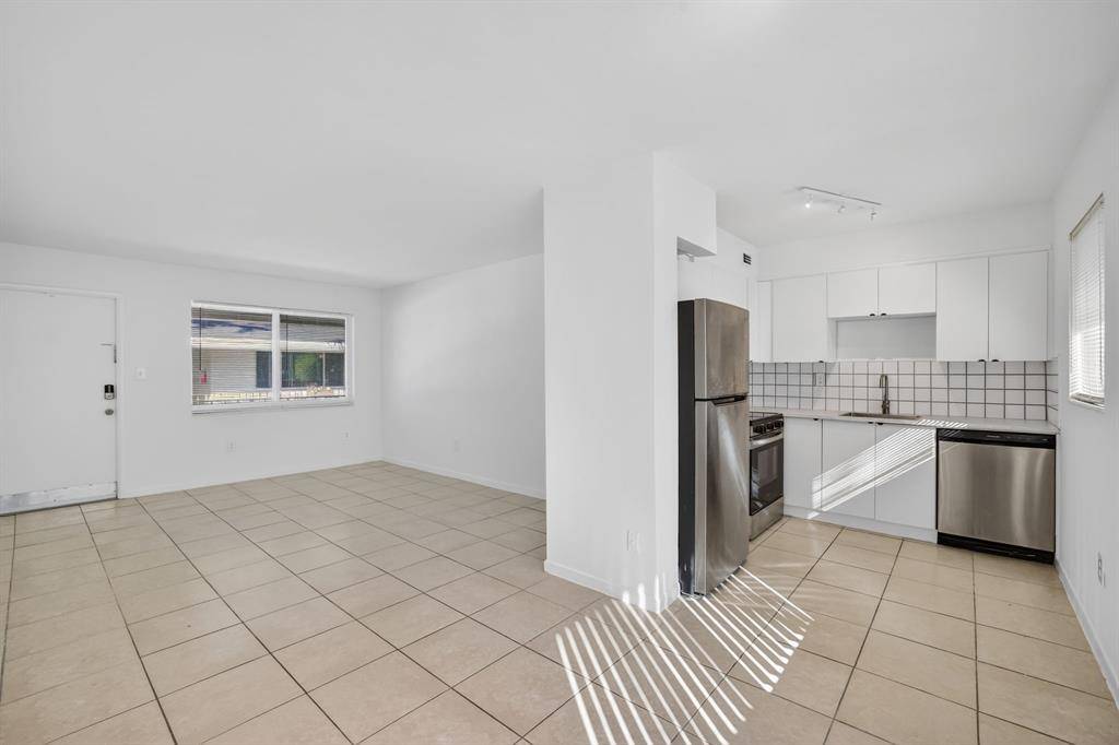 Fort Lauderdale, FL 33305,1821 Middle River Dr #11