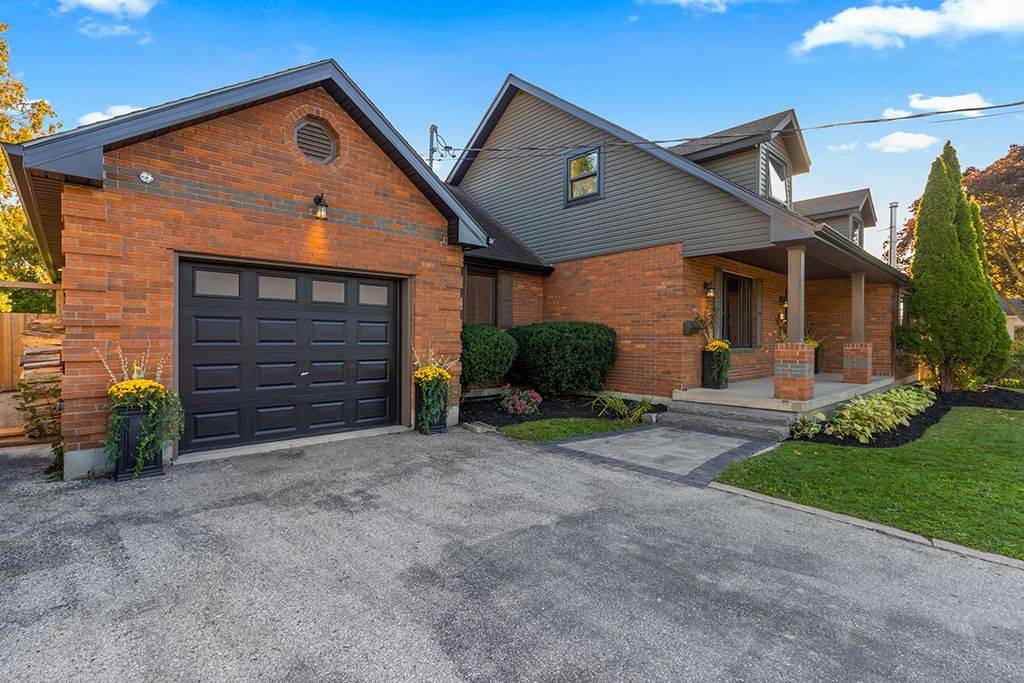 Collingwood, ON L9Y 2G5,196 Ninth ST