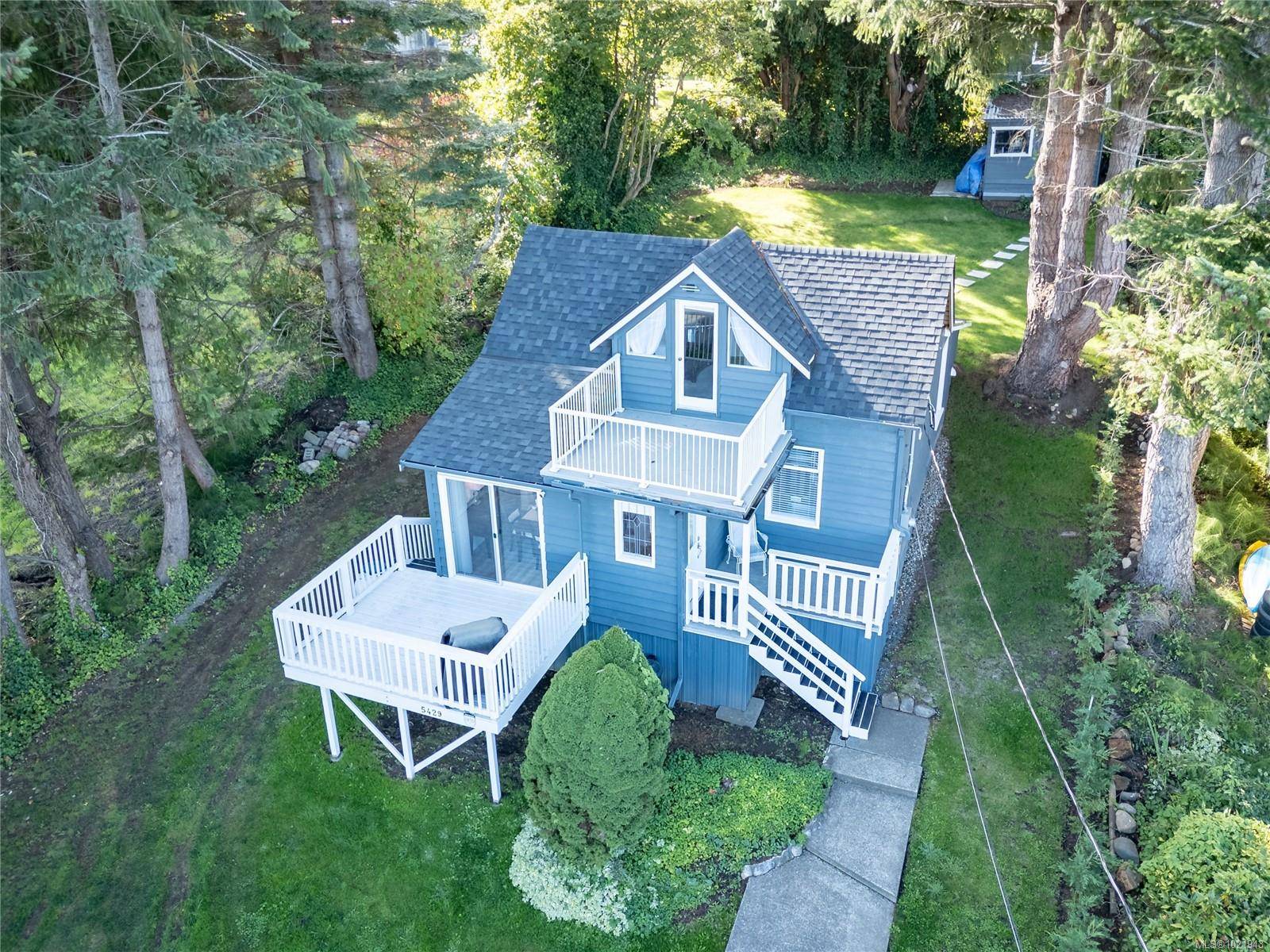 Union Bay, BC V0R 3B0,5429 Island Hwy