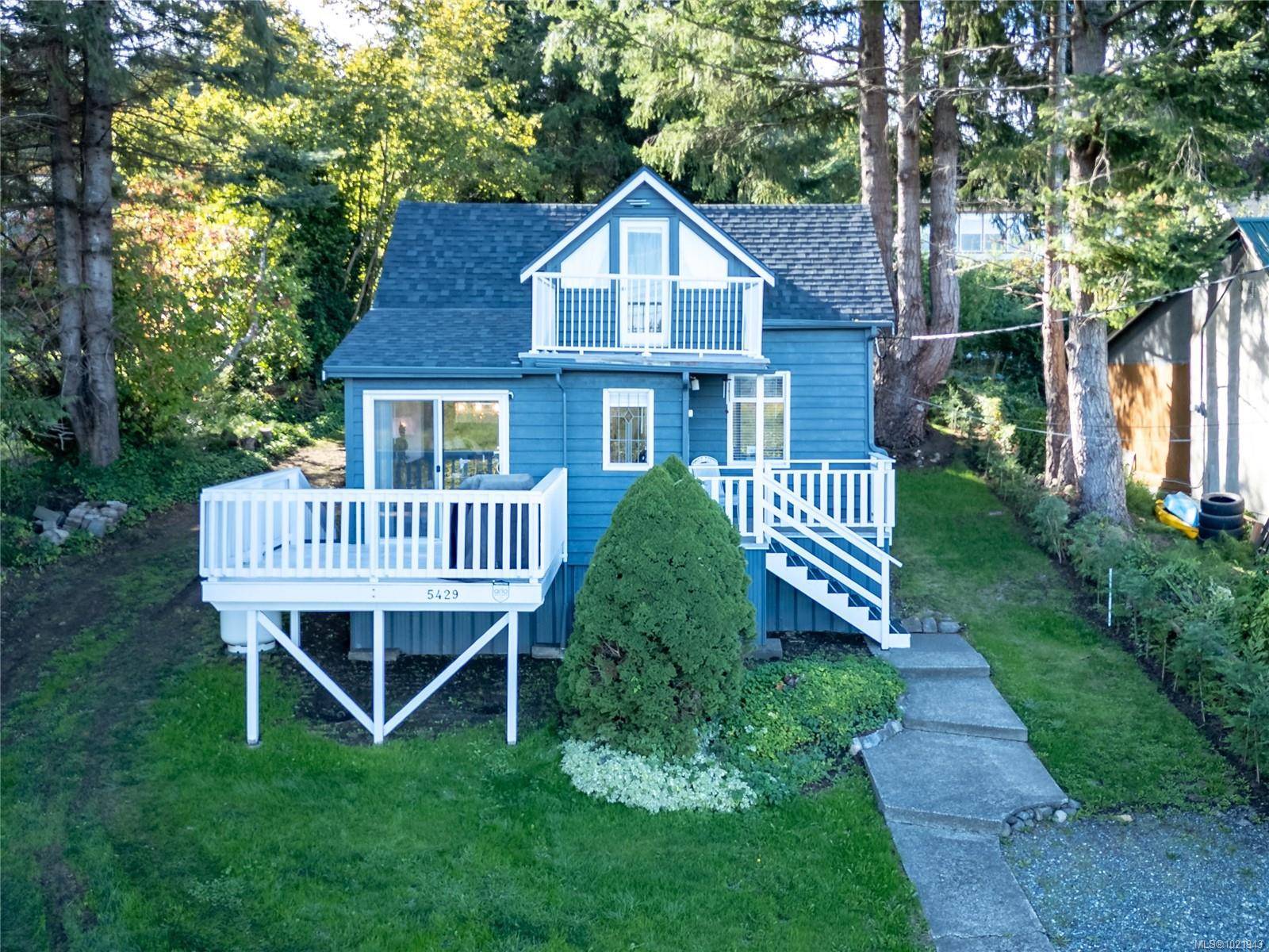 Union Bay, BC V0R 3B0,5429 Island Hwy