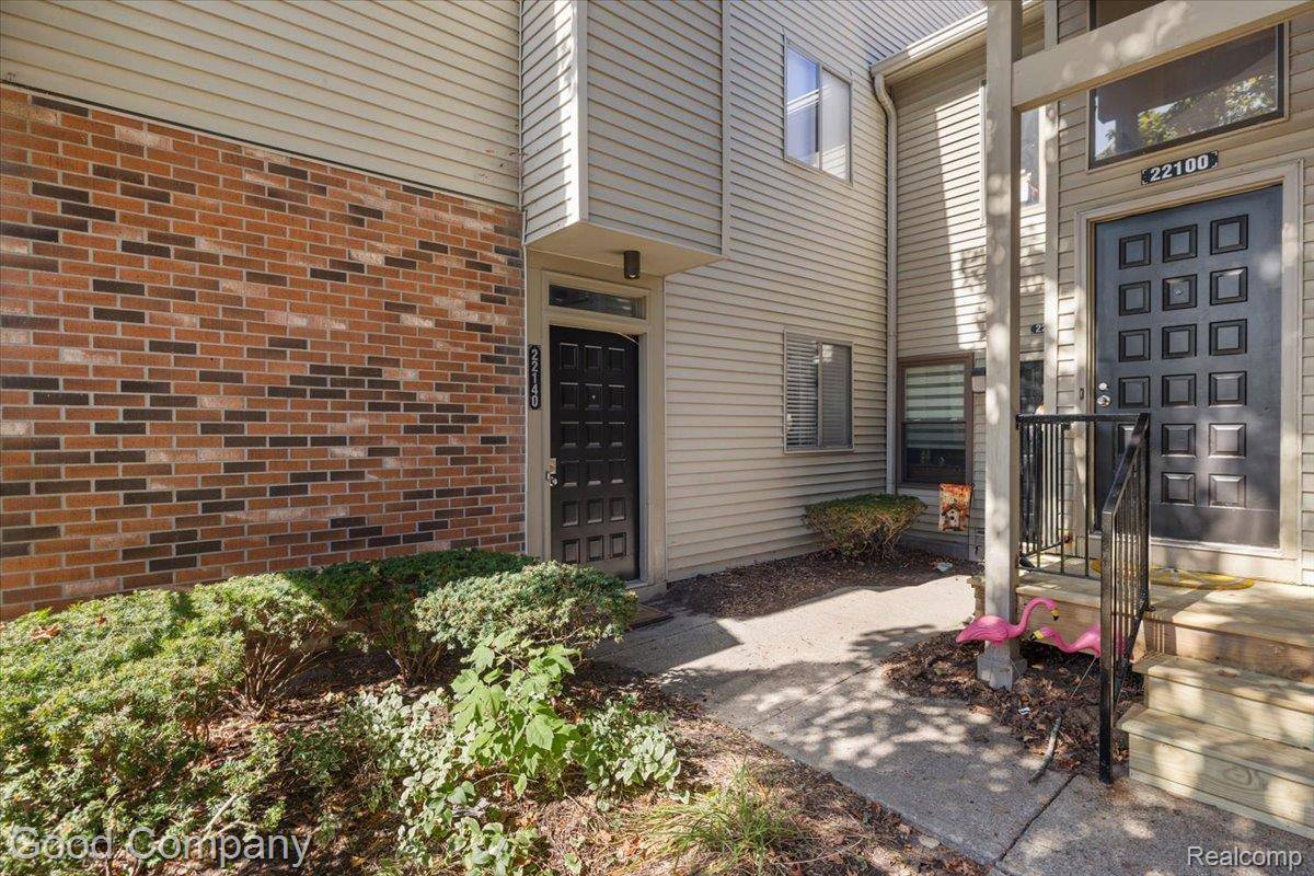 Farmington Hills, MI 48335,22140 Indian Creek DR