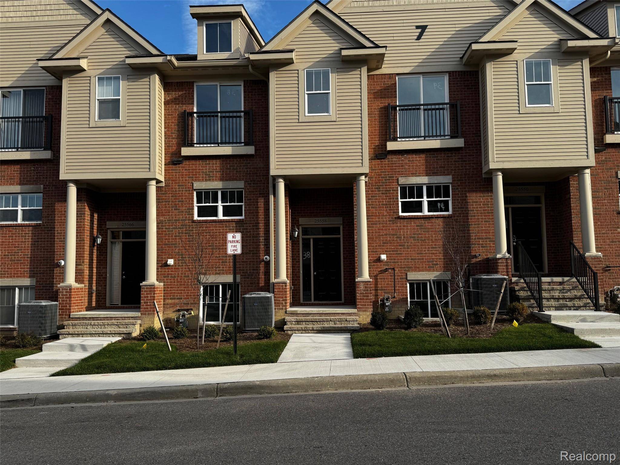 Novi, MI 48375,25558 Grandview LN #38