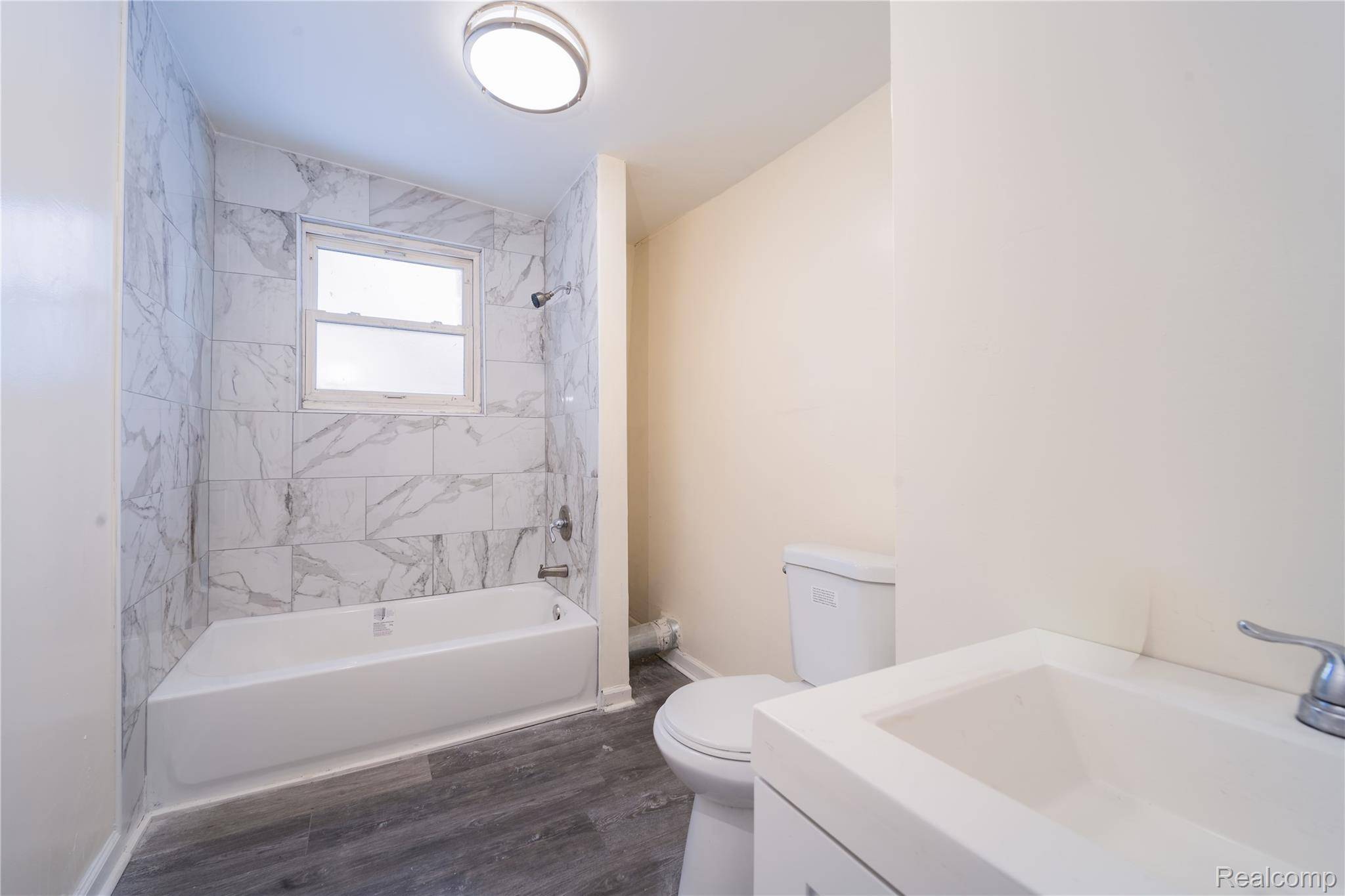 Detroit, MI 48228,8863 Vaughan ST