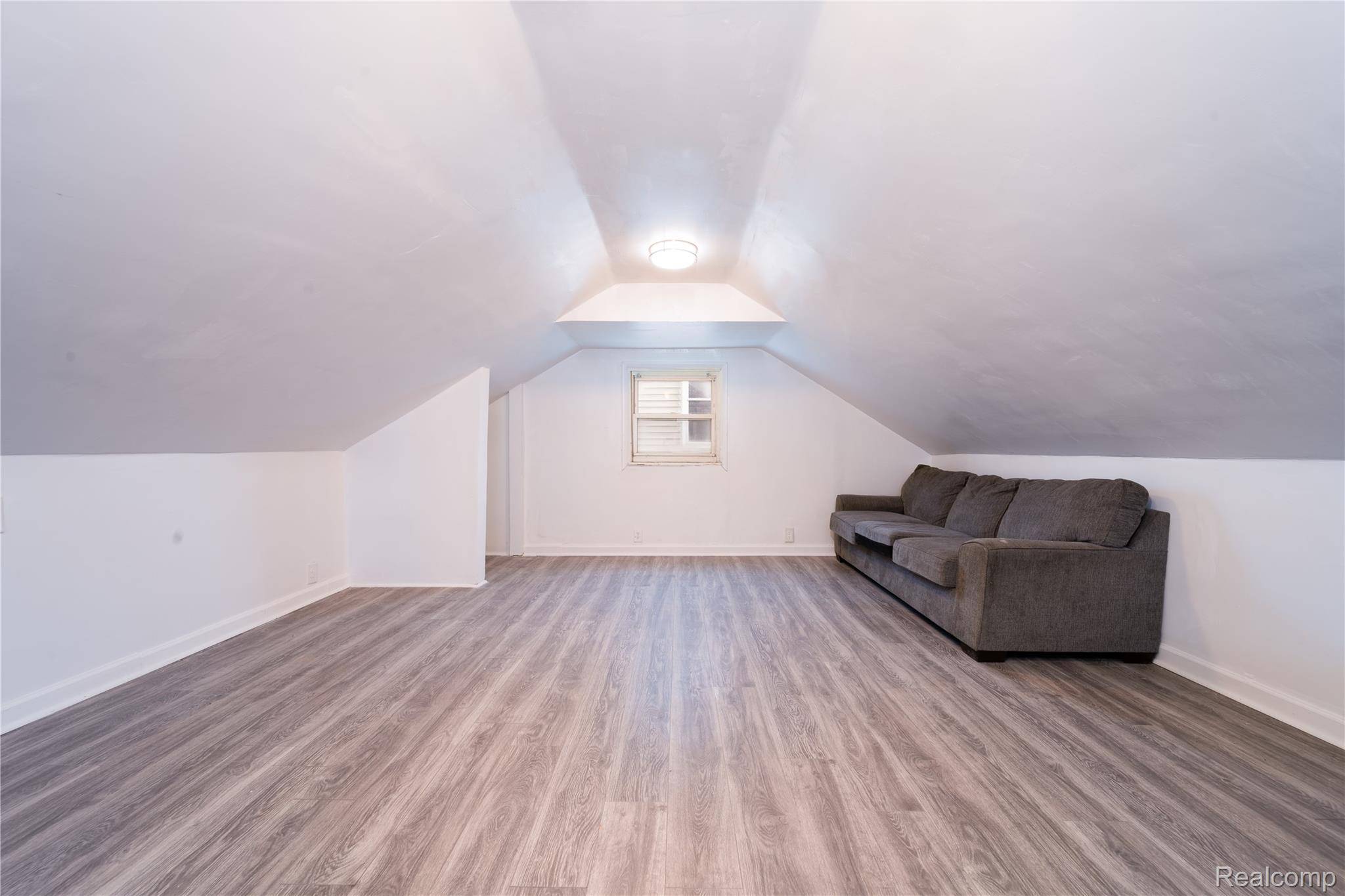 Detroit, MI 48228,8863 Vaughan ST