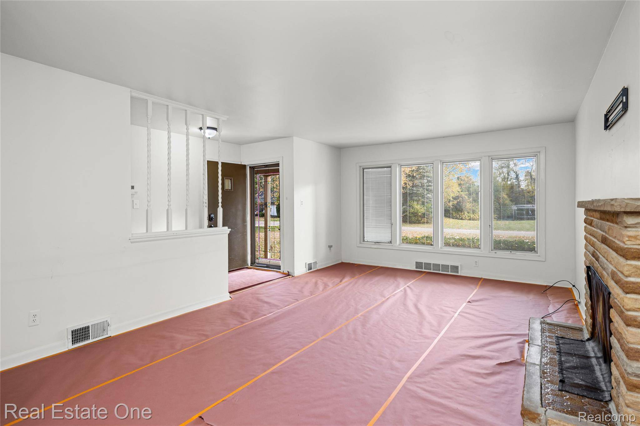 West Bloomfield, MI 48324,2360 Pineview