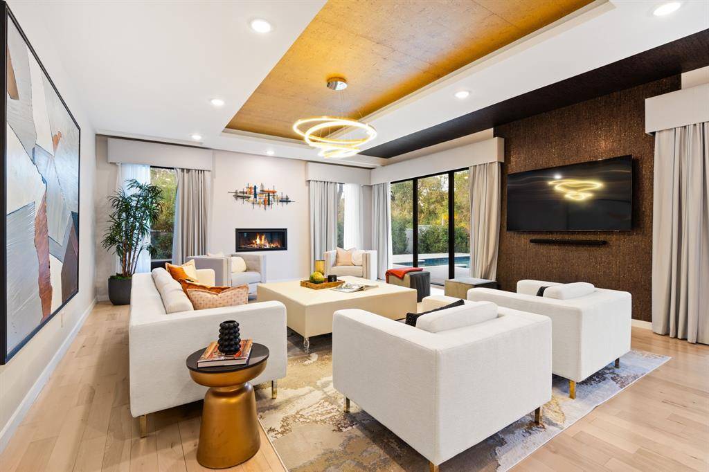 Dallas, TX 75229,10225 Betty Jane Lane