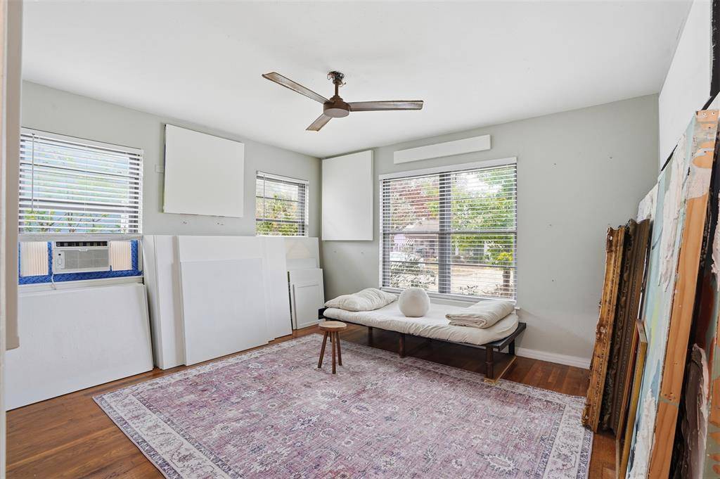 Fort Worth, TX 76110,2517 Wayside Avenue