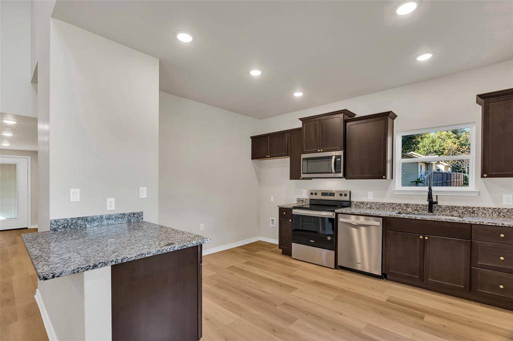 Longview, TX 75602,1701 SANDLIN ST