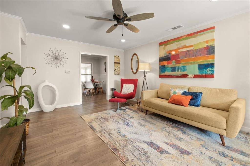 Hurst, TX 76053,609 Norwood Drive