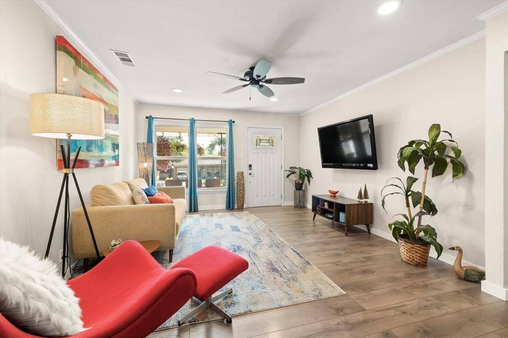 Hurst, TX 76053,609 Norwood Drive