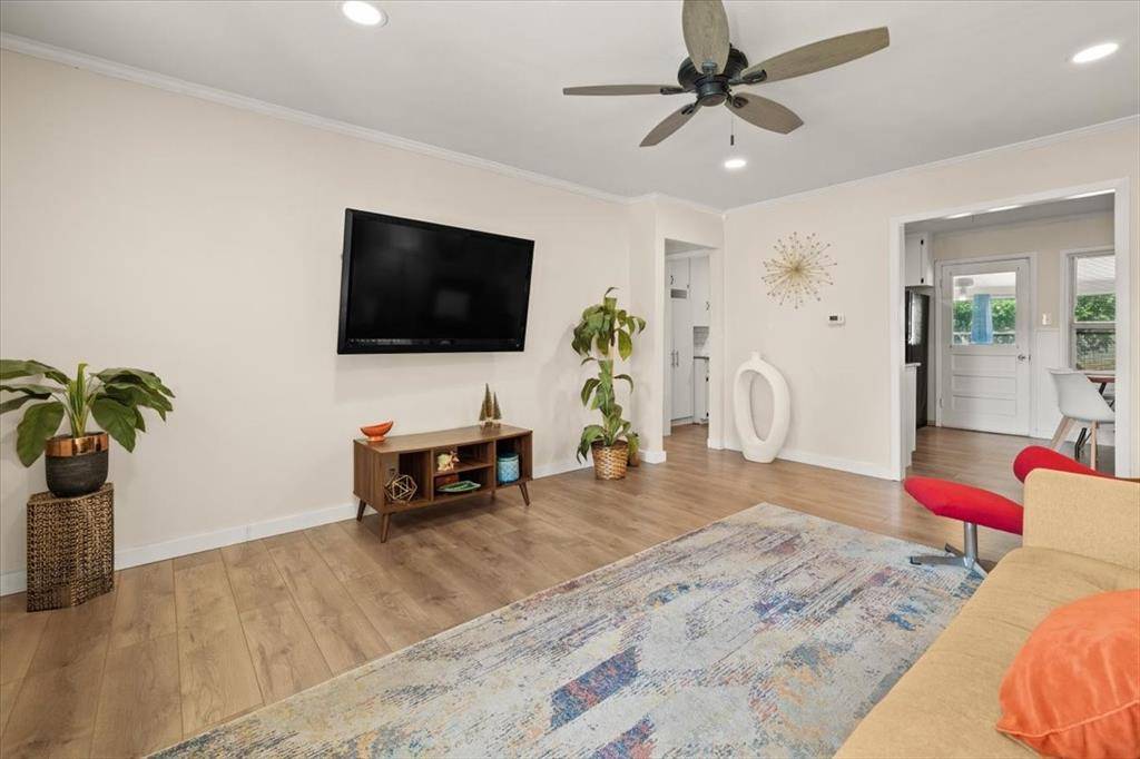 Hurst, TX 76053,609 Norwood Drive