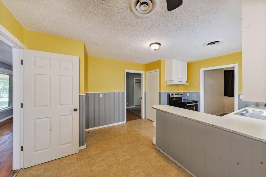 Bowie, TX 76230,1002 Lowrie Street