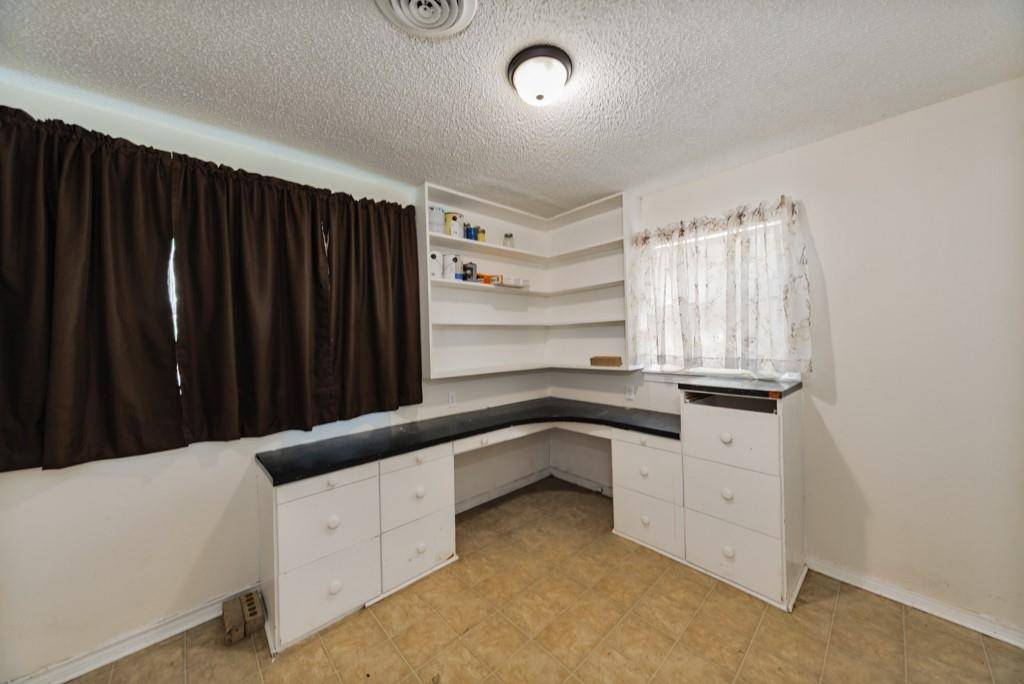 Bowie, TX 76230,1002 Lowrie Street