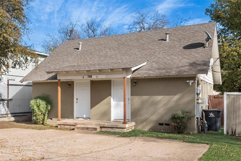 Arlington, TX 76011,709 N Pecan Street