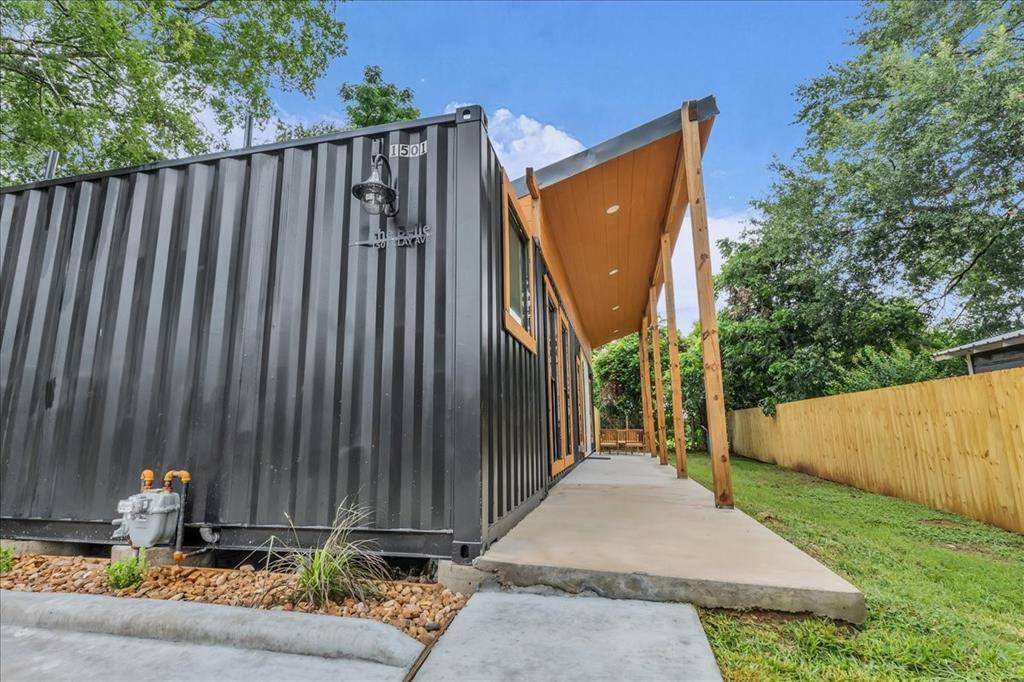 Brenham, TX 77833,1501 Clay Street