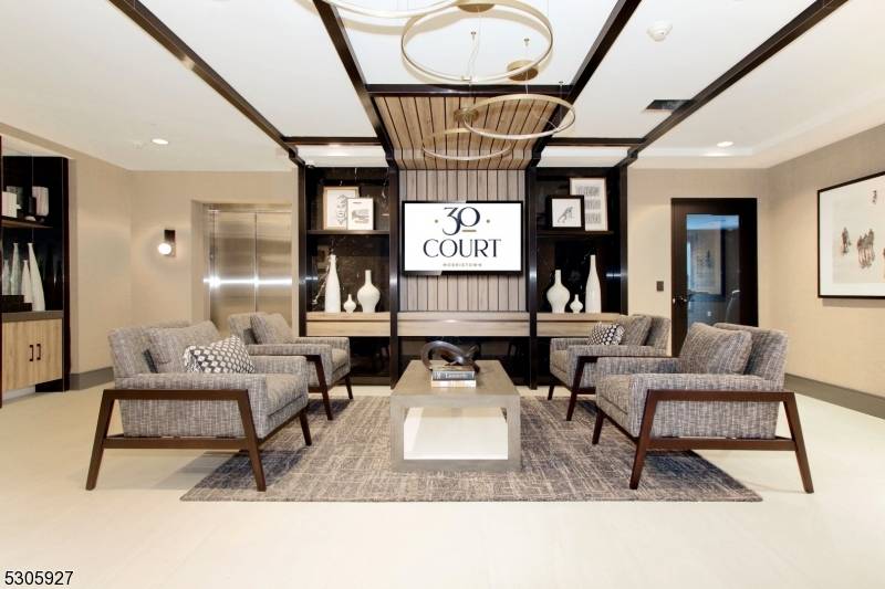 Morristown Town, NJ 07960,30 Court St  B209 #58