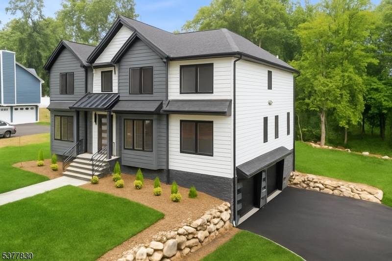 West Milford Twp., NJ 07480,11 Eagles Nest Ter