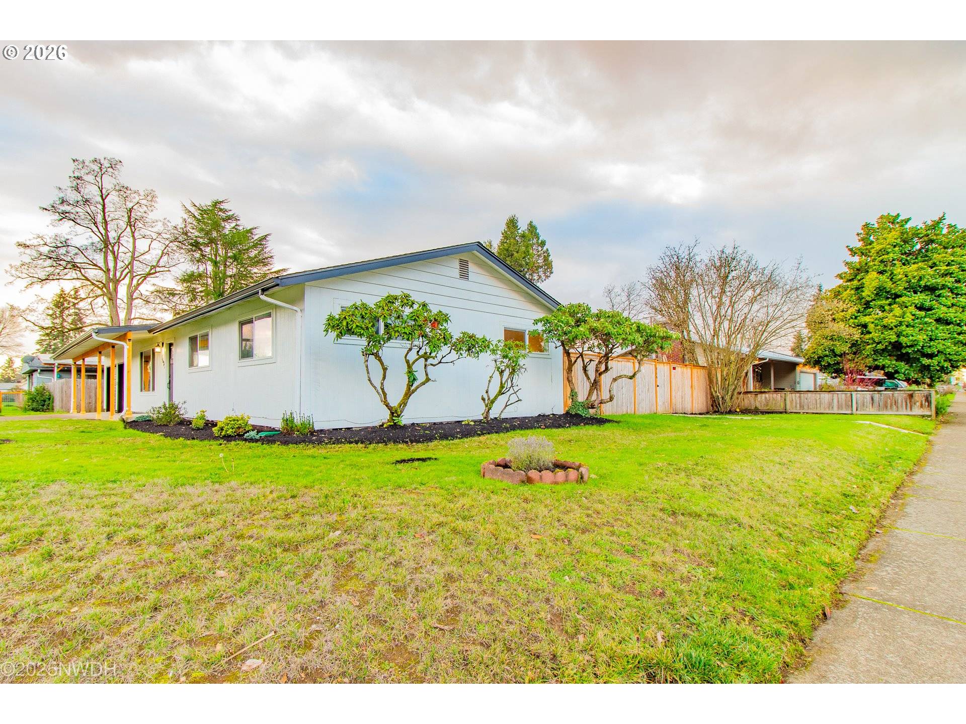 Eugene, OR 97404,1682 HEMLOCK ST