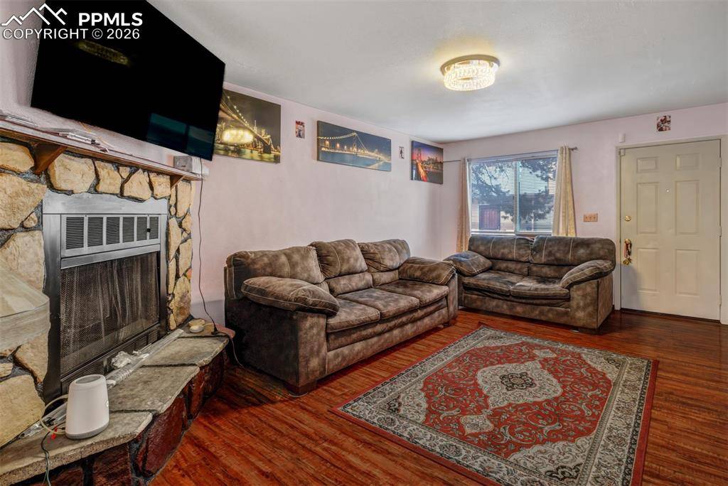 Colorado Springs, CO 80916,40 Murray Heights DR