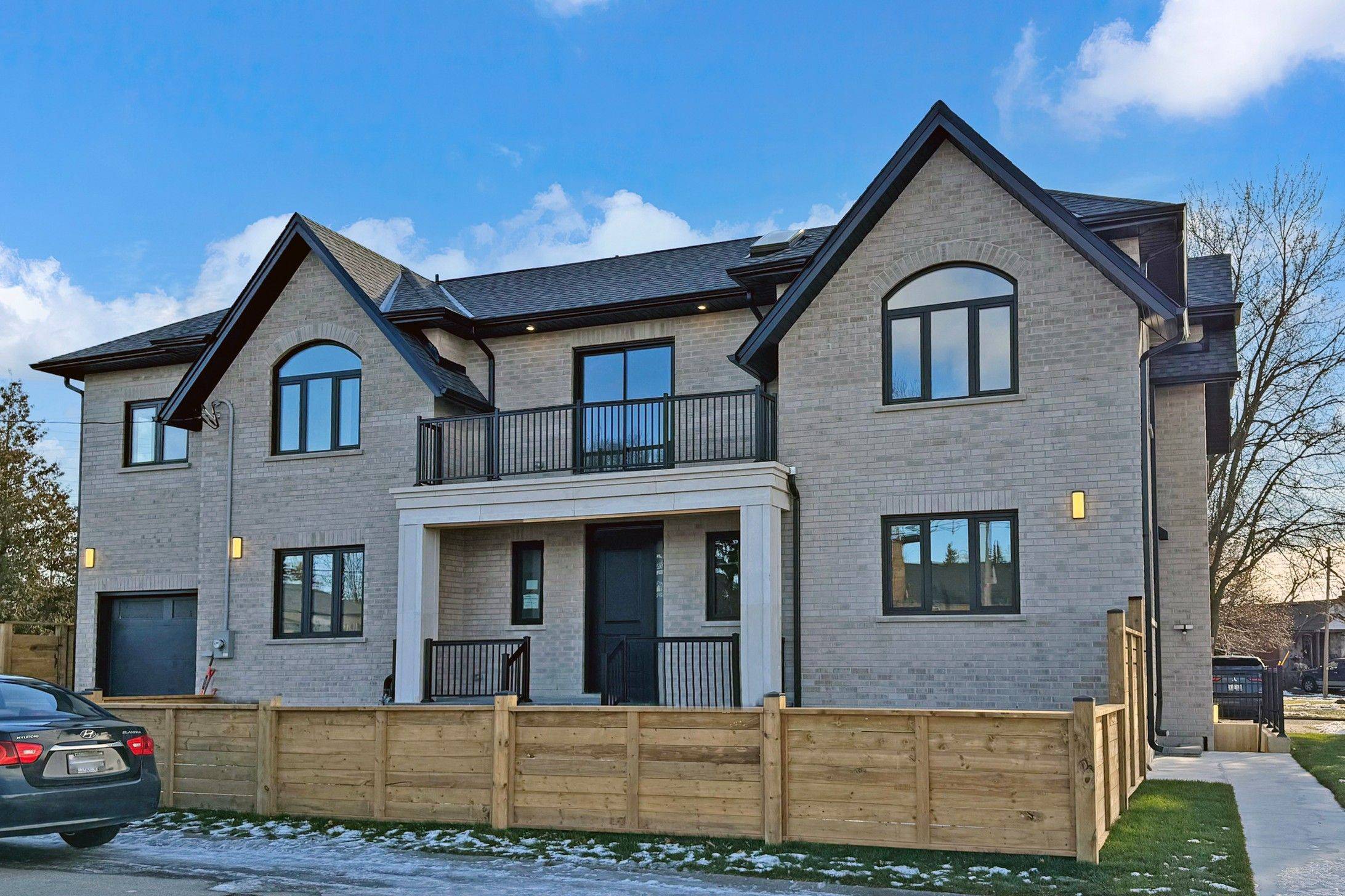 Toronto E04, ON M1R 1W9,122 Marble Arch CRES