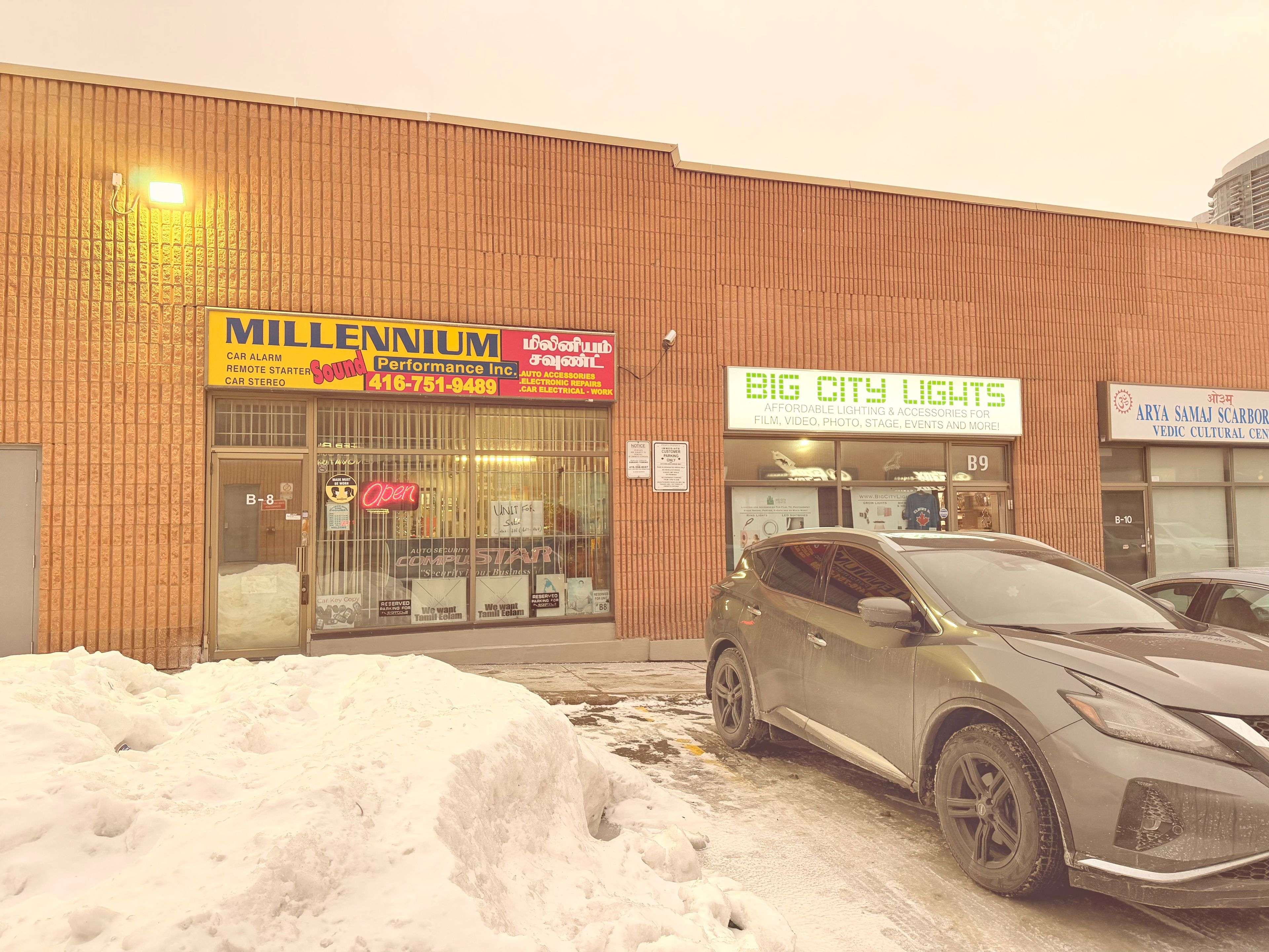 Toronto E07, ON M1S 5C6,2370 Midland AVE #B8