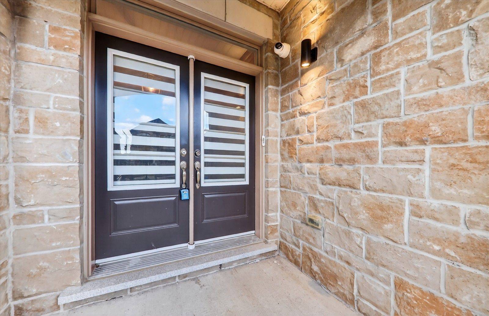 Oshawa, ON L1K 3G3,226 Ronald Guscott ST