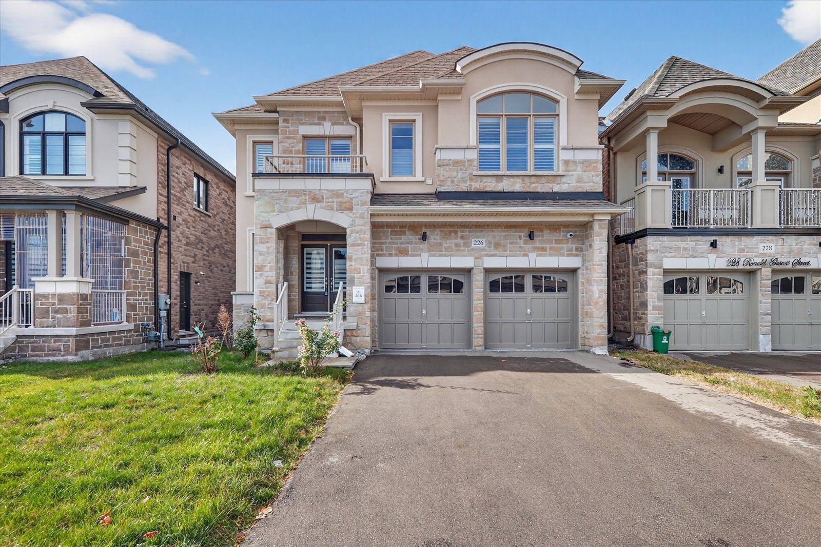 Oshawa, ON L1K 3G3,226 Ronald Guscott ST
